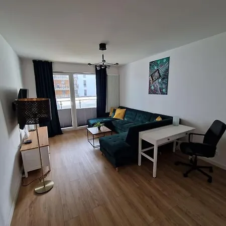 Apartment Apartament Dmowskiego Z Miejscem Parkingowym Poznan